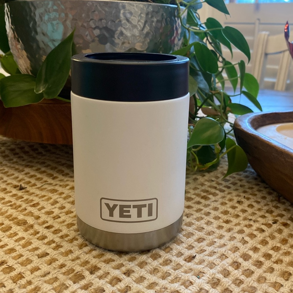 Yeti can koozie